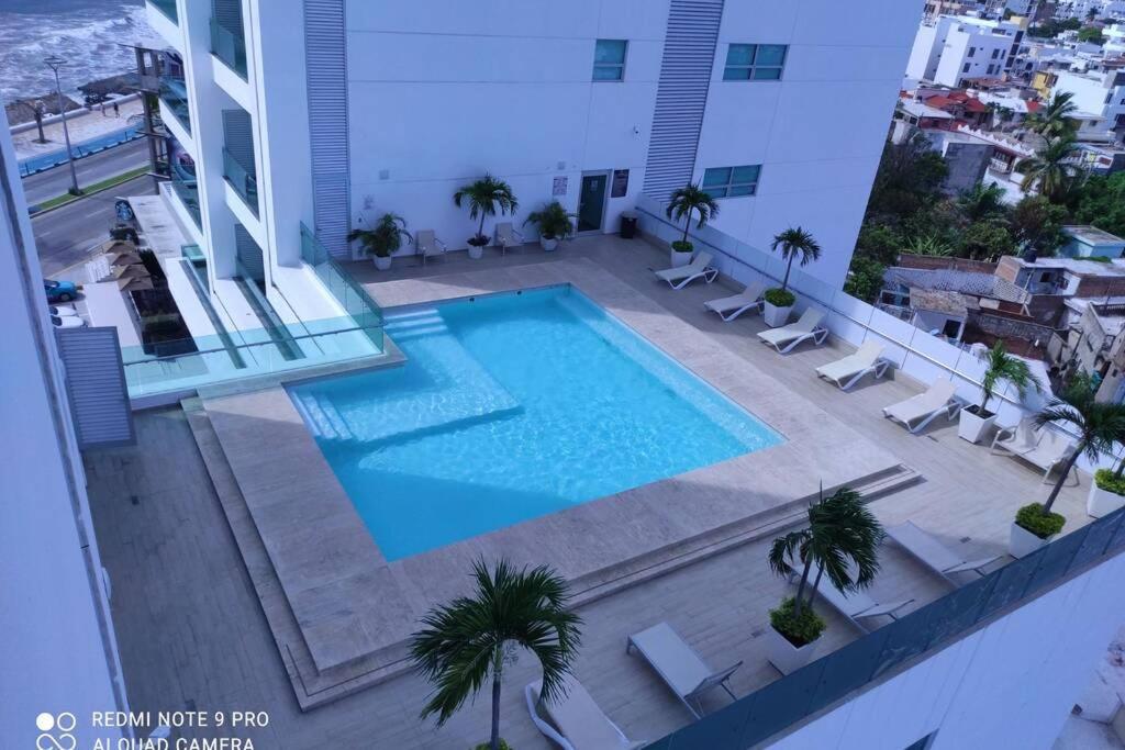 Condominio Torre Eme Frente Al Malecon Vista A La Ciudad Con Alberca Y Algo Al Mar Gimnacio Mazatlán Esterno foto