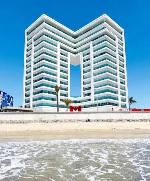 Condominio Torre Eme Frente Al Malecon Vista A La Ciudad Con Alberca Y Algo Al Mar Gimnacio Mazatlán Esterno foto